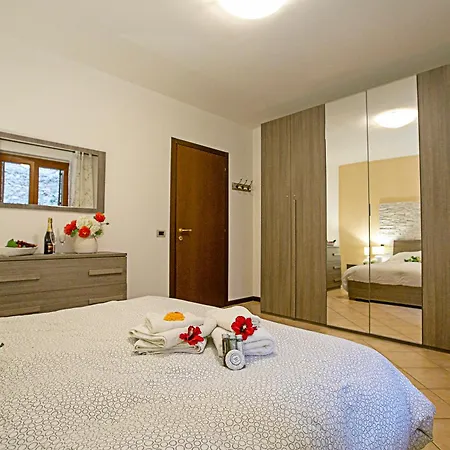 Borgo Degli Ulivi Shared Pool - 200m - Happy Appartement