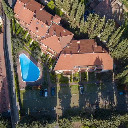Apartment Borgo Degli Ulivi Shared Pool - 200m - Happy *
