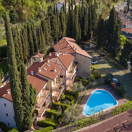 Borgo Degli Ulivi Shared Pool - 200m - Happy *
