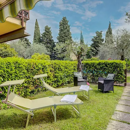 Borgo Degli Ulivi Shared Pool - 200m - Happy *