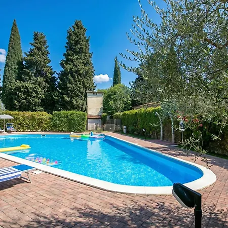 Borgo Degli Ulivi Shared Pool - 200m - Happy *