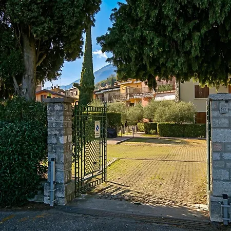 Borgo Degli Ulivi Shared Pool - 200m - Happy Appartement *