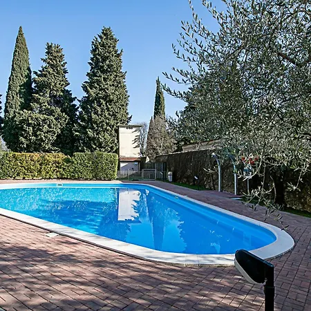 Borgo Degli Ulivi Shared Pool - 200m - Happy *