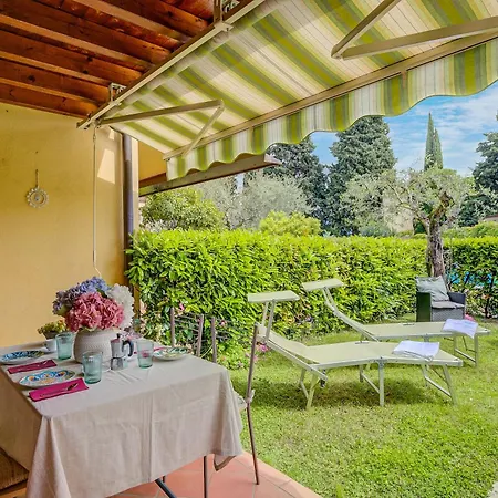Borgo Degli Ulivi Shared Pool - 200m - Happy 托斯科拉诺-马德尔诺